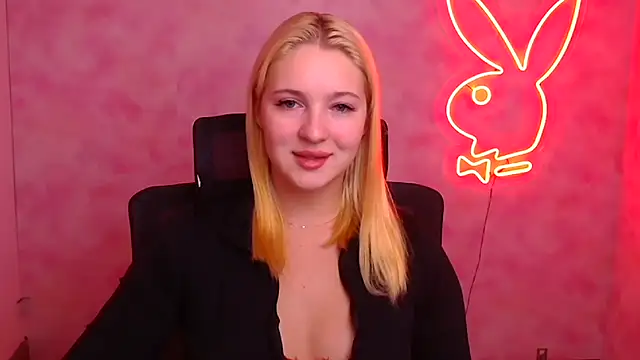 Snapshot of Milka_kiss_ chatting on 6, 10, 2025 Milka kiss online show from 6, 10, 2025