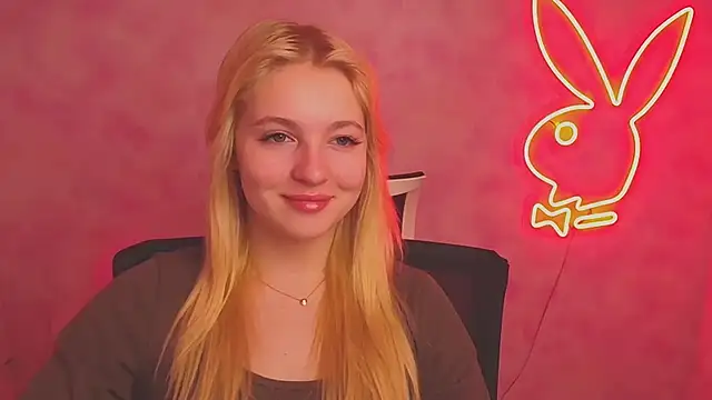 Snapshot of Milka_kiss_ chatting on 13, 3, 2025 Milka kiss online show from 13, 3, 2025