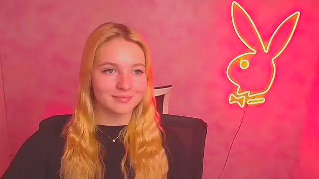 Snapshot of Milka_kiss_ chatting on 2, 3, 2025 Milka kiss online show from 2, 3, 2025