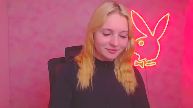 Snapshot of Milka_kiss_ chatting on 20, 10, 2025 Milka kiss online show from 20, 10, 2025