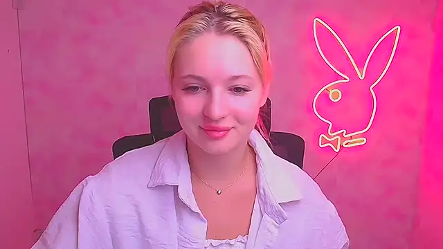 Snapshot of Milka_kiss_ chatting on 15, 9, 2025 Milka kiss online show from 15, 9, 2025