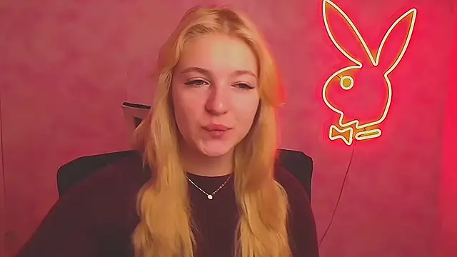 Snapshot of Milka_kiss_ chatting on 15, 3, 2025 Milka kiss online show from 15, 3, 2025