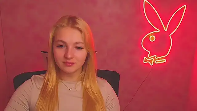 Snapshot of Milka_kiss_ chatting on 9, 3, 2025 Milka kiss online show from 9, 3, 2025