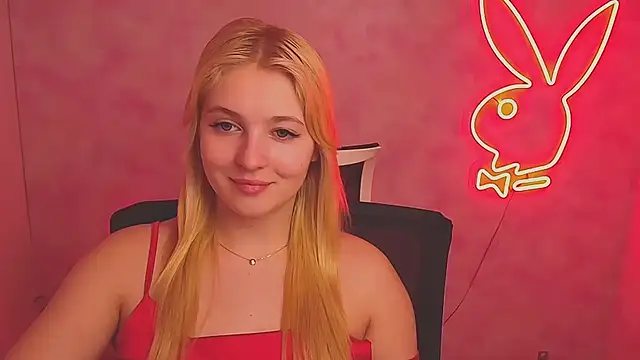 Snapshot of Milka_kiss_ chatting on 13, 3, 2025 Milka kiss online show from 13, 3, 2025