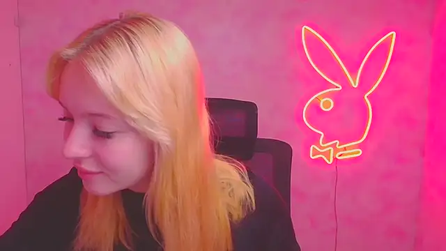 Snapshot of Milka_kiss_ chatting on 15, 10, 2025 Milka kiss online show from 15, 10, 2025