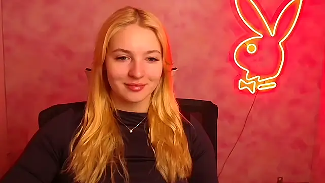 Snapshot of Milka_kiss_ chatting on 23, 3, 2025 Milka kiss online show from 23, 3, 2025