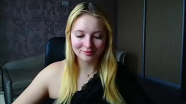 Snapshot of Milka_kiss_ chatting on 15, 5, 2026 Milka kiss online show from 15, 5, 2026