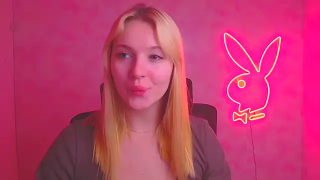 Snapshot of Milka_kiss_ chatting on 17, 11, 2025 Milka kiss online show from 17, 11, 2025