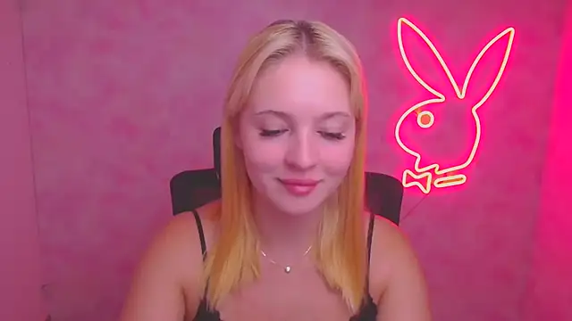 Snapshot of Milka_kiss_ chatting on 11, 9, 2025 Milka kiss online show from 11, 9, 2025