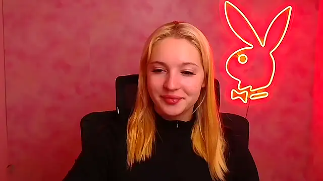 Snapshot of Milka_kiss_ chatting on 3, 10, 2025 Milka kiss online show from 3, 10, 2025