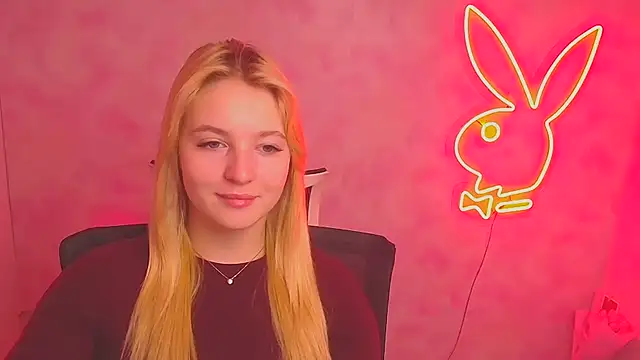 Snapshot of Milka_kiss_ chatting on 1, 3, 2025 Milka kiss online show from 1, 3, 2025