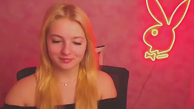 Snapshot of Milka_kiss_ chatting on 11, 3, 2025 Milka kiss online show from 11, 3, 2025