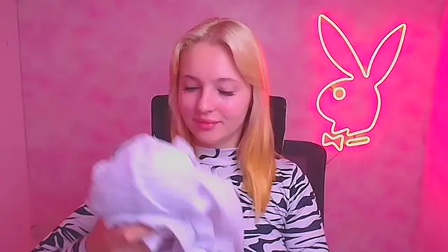 Snapshot of Milka_kiss_ chatting on 22, 9, 2025 Milka kiss online show from 22, 9, 2025