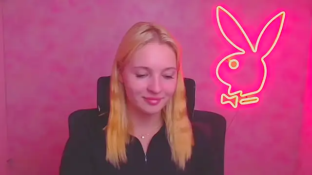 Snapshot of Milka_kiss_ chatting on 29, 9, 2025 Milka kiss online show from 29, 9, 2025