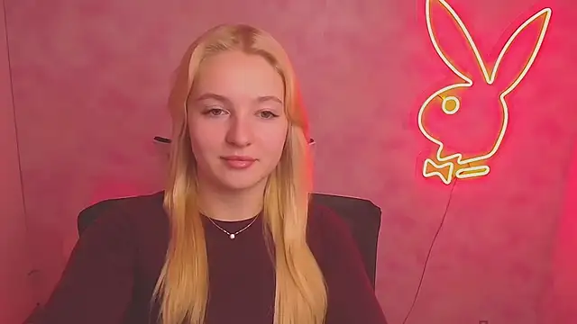 Snapshot of Milka_kiss_ chatting on 6, 3, 2025 Milka kiss online show from 6, 3, 2025