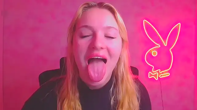 Snapshot of Milka_kiss_ chatting on 18, 11, 2025 Milka kiss online show from 18, 11, 2025