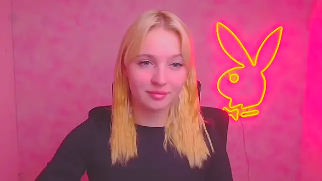 Snapshot of Milka_kiss_ chatting on 10, 10, 2025 Milka kiss online show from 10, 10, 2025