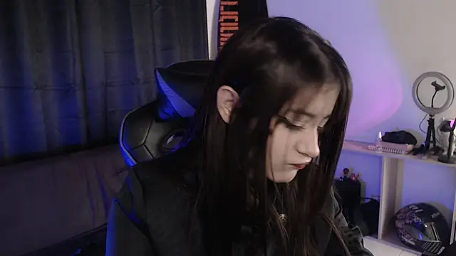 liz-beths online show from 30, 11, 2025