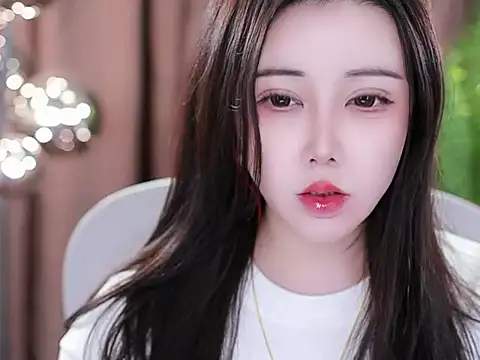 Qiaoqiao  online show from 17, 2, 2025