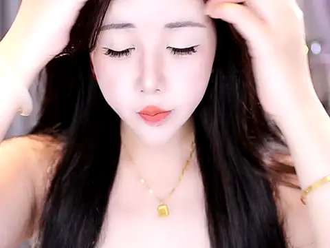 Snapshot of Qiaoqiao_ chatting on 16, 10, 2025 Qiaoqiao online show from 16, 10, 2025