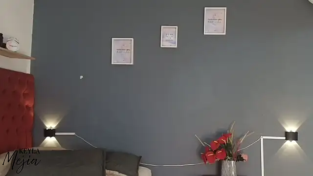 flavia cruz online show from 25, 10, 2025