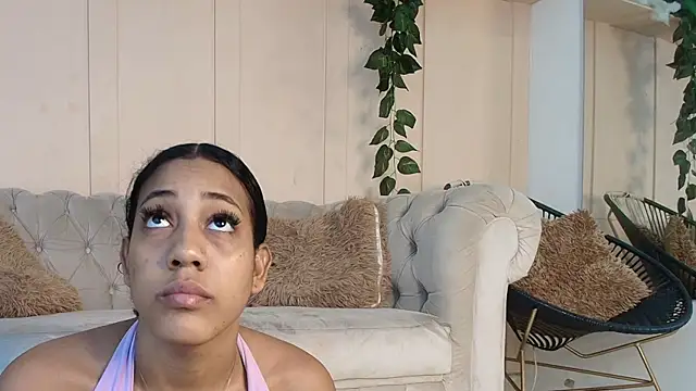 flavia cruz online show from 4, 12, 2025