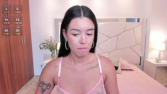 zoee jackson online show from 28, 2, 2025