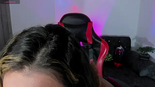 Snapshot of zoee_jackson chatting on 21, 11, 2025 zoee jackson online show from 21, 11, 2025