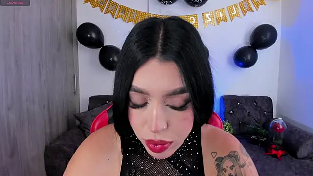 zoee jackson online show from 19, 4, 2026