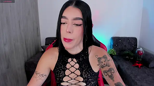 Snapshot of zoee_jackson chatting on 6, 5, 2026 zoee jackson online show from 6, 5, 2026