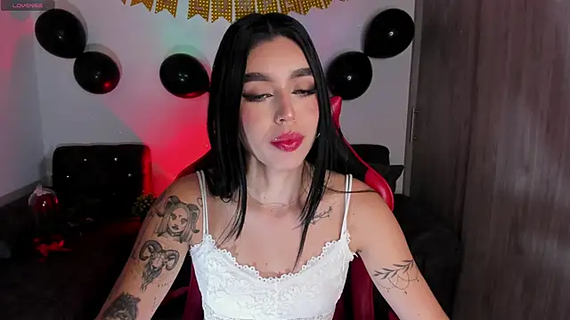 zoee jackson online show from 18, 4, 2026