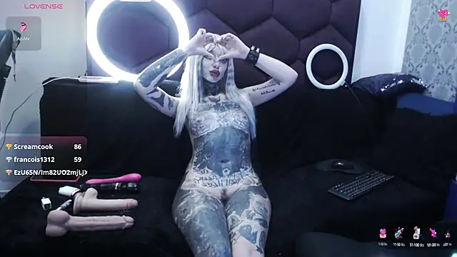 Snapshot of TyphoidMary chatting on 6, 1, 2025 TyphoidMary online show from 6, 1, 2025