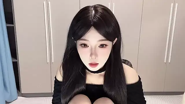 Q-ing online show from 12, 11, 2025