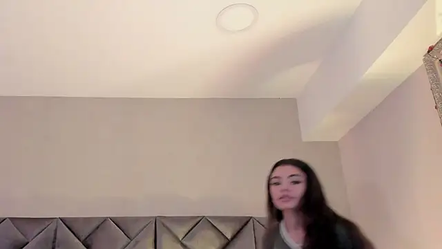 Luisa0110 online show from 10, 7, 2026
