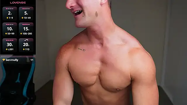 Snapshot of _DownUnderFit_ chatting on 2, 12, 2024 DownUnderFit online show from 2, 12, 2024