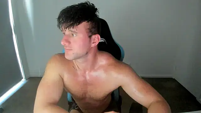 Snapshot of _DownUnderFit_ chatting on 28, 10, 2025 DownUnderFit online show from 28, 10, 2025