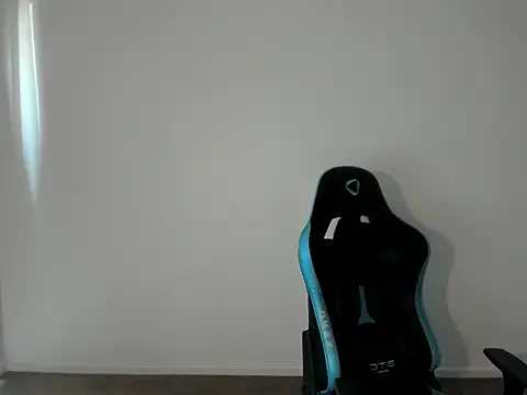 Snapshot of _DownUnderFit_ chatting on 28, 10, 2025 DownUnderFit online show from 28, 10, 2025