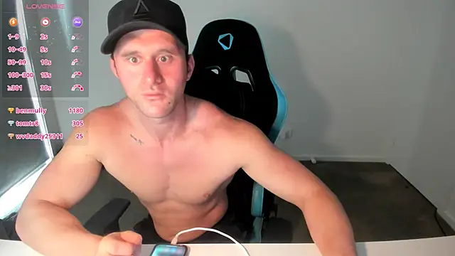 Snapshot of _DownUnderFit_ chatting on 4, 11, 2025 DownUnderFit online show from 4, 11, 2025