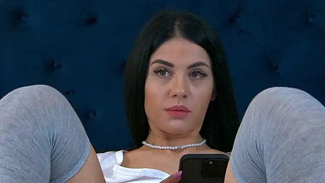 Snapshot of LeyaCass chatting on 3, 2, 2026 LeyaCass online show from 3, 2, 2026