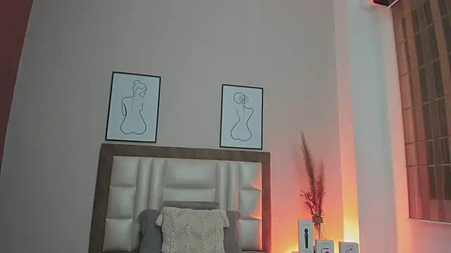 SabrinaWarrenn online show from 9, 9, 2025