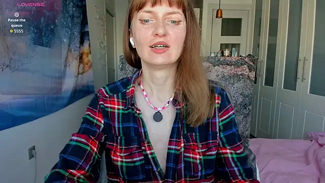 YourSexyNeighbour online show from 11, 1, 2026