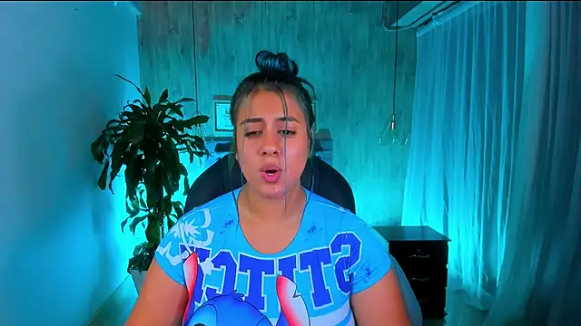 Xisu  online show from 2, 2, 2025