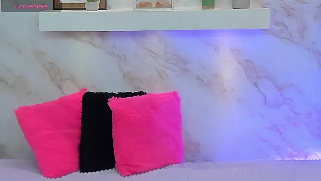 AmyBarton02 online show from 13, 4, 2026