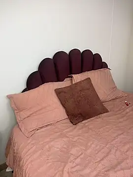 Nicole stonee online show from 10, 3, 2026