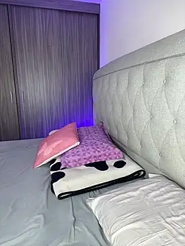 Nicole stonee online show from 28, 4, 2026