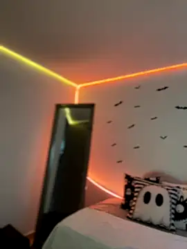 AmmyCollinsW online show from 21, 10, 2025