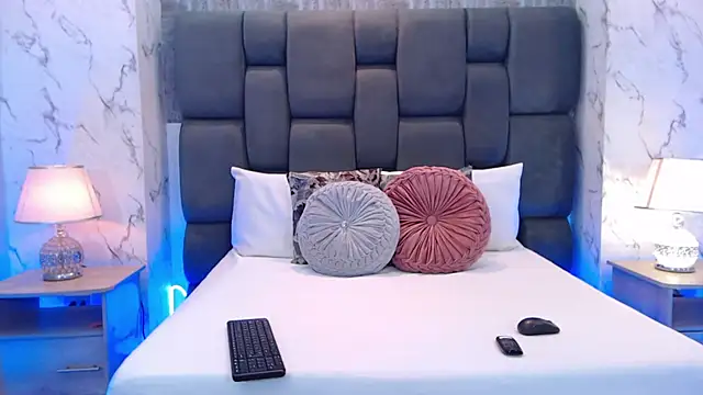 SophieWolkman online show from 4, 11, 2025