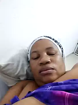 Snapshot of Bustyslave48 chatting on 16, 10, 2025 Bustyslave48 online show from 16, 10, 2025