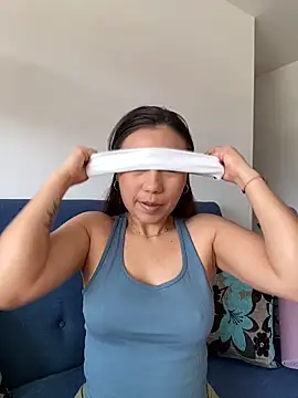 Aimilayne online show from 9, 2, 2026