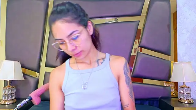 NicoleEsposito online show from 2, 12, 2025